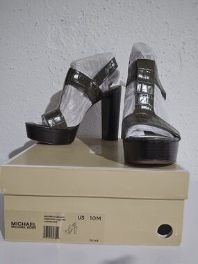 MICHAEL Michael Kors Olive Croc-Embossed Platform Sandals with Block Heel